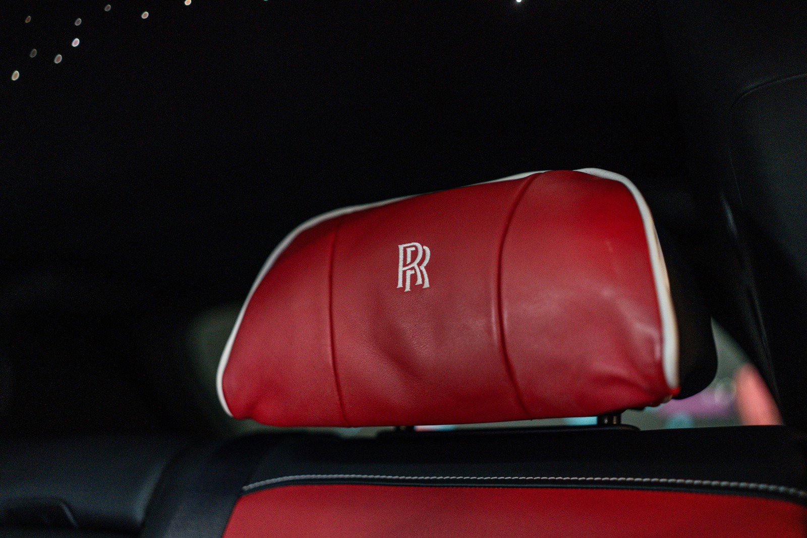 Used 2022 Rolls-Royce Cullinan Black Badge image 17