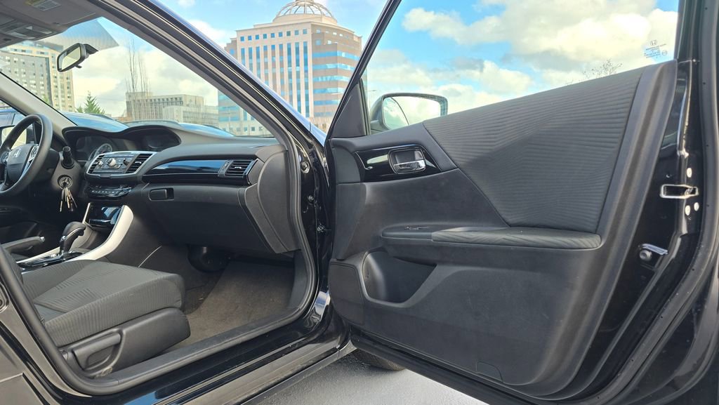 Used 2016 Honda Accord LX image 10