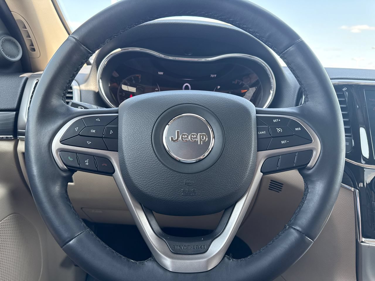 Used 2019 Jeep Grand Cherokee Limited AWD/4WD image 17