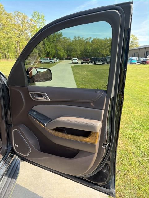 Used 2017 GMC Yukon Denali w/ Open Road Package AWD/4WD image 10