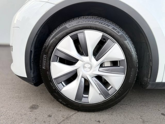 Used 2023 Tesla Model Y Long Range AWD/4WD image 26