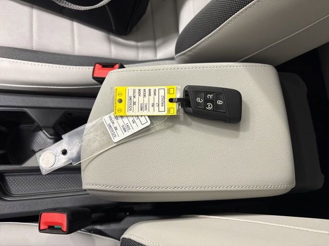 New 2025 Volkswagen Taos SE image 15