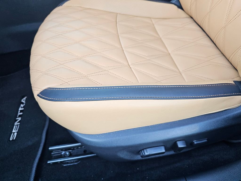 Used 2025 Nissan Sentra SV w/ SV Premium Package image 15