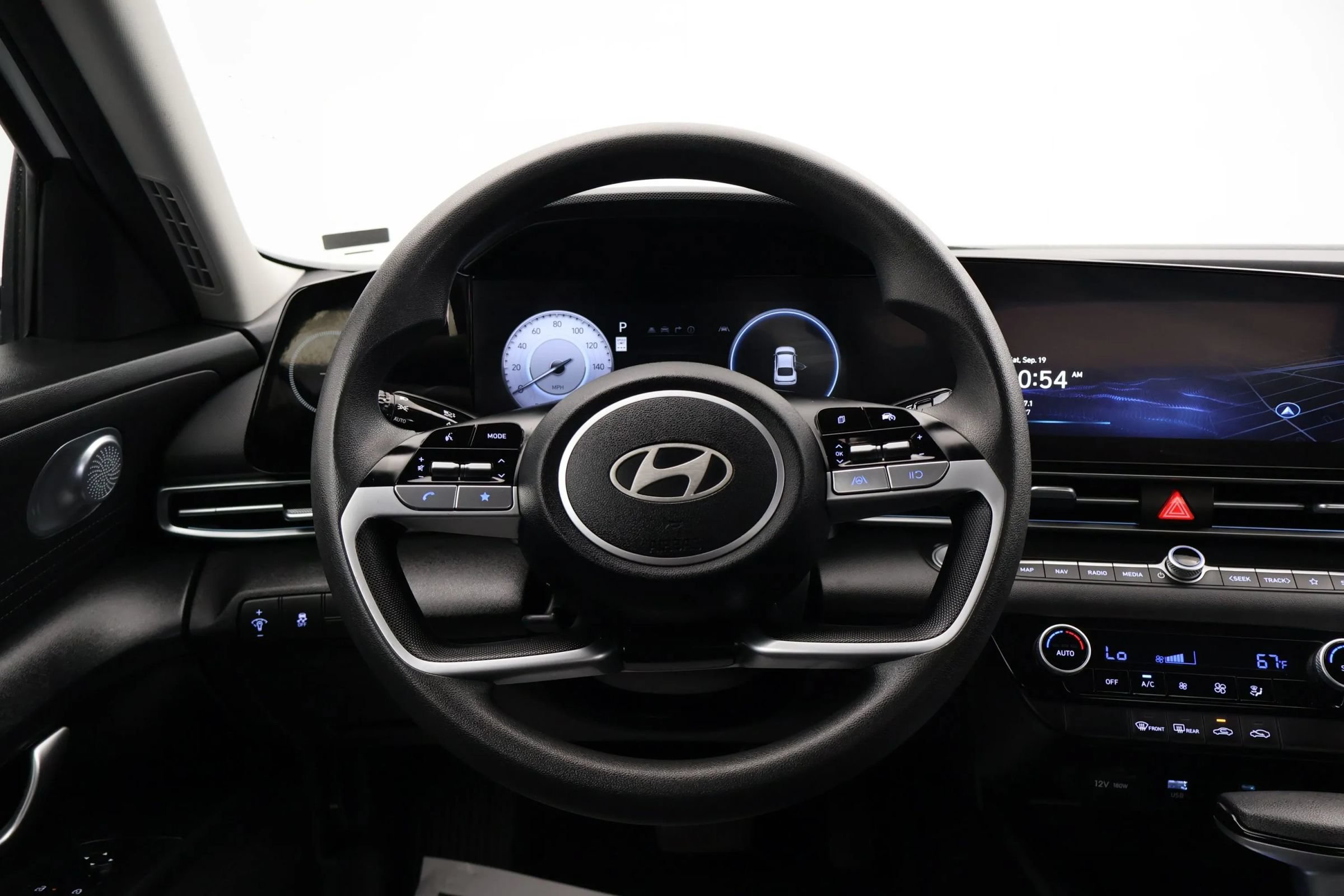 Used 2024 Hyundai Elantra SEL FWD image 16