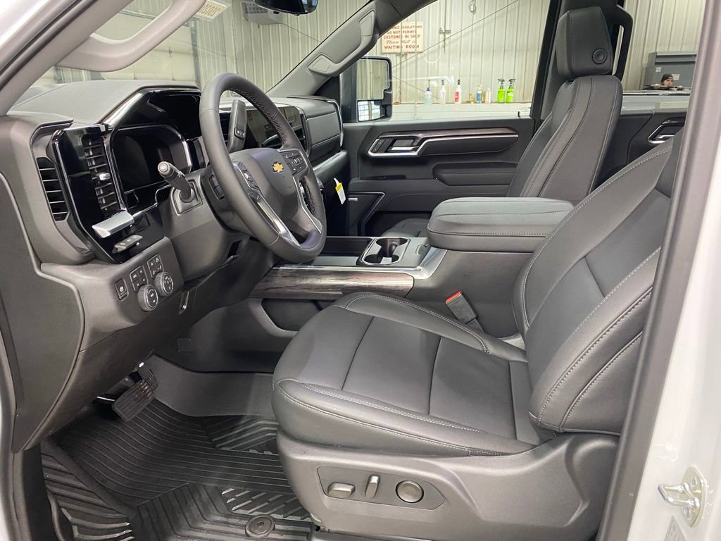 New 2026 Chevrolet Silverado 3500 LTZ w/ LTZ Plus Package image 23