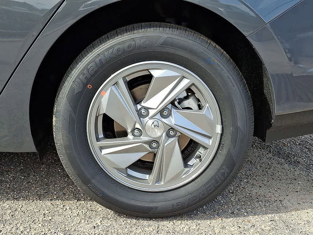 New 2026 Hyundai Elantra SE FWD image 7