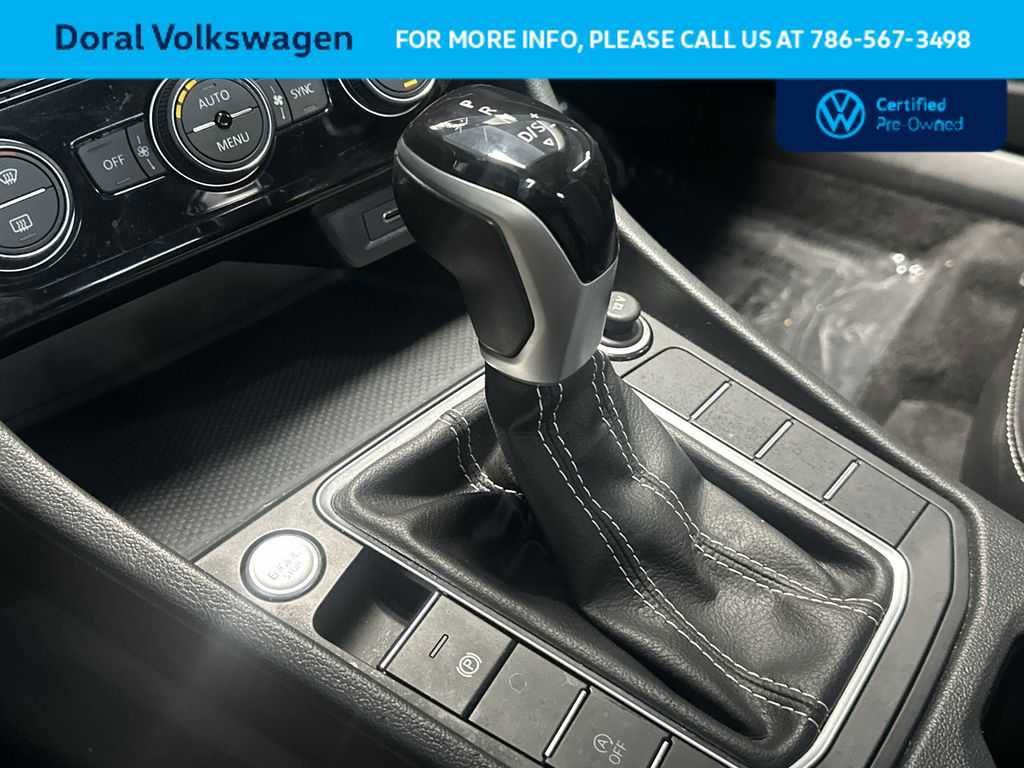 Certified 2023 Volkswagen Jetta SE w/ Panoramic Sunroof Package FWD image 21