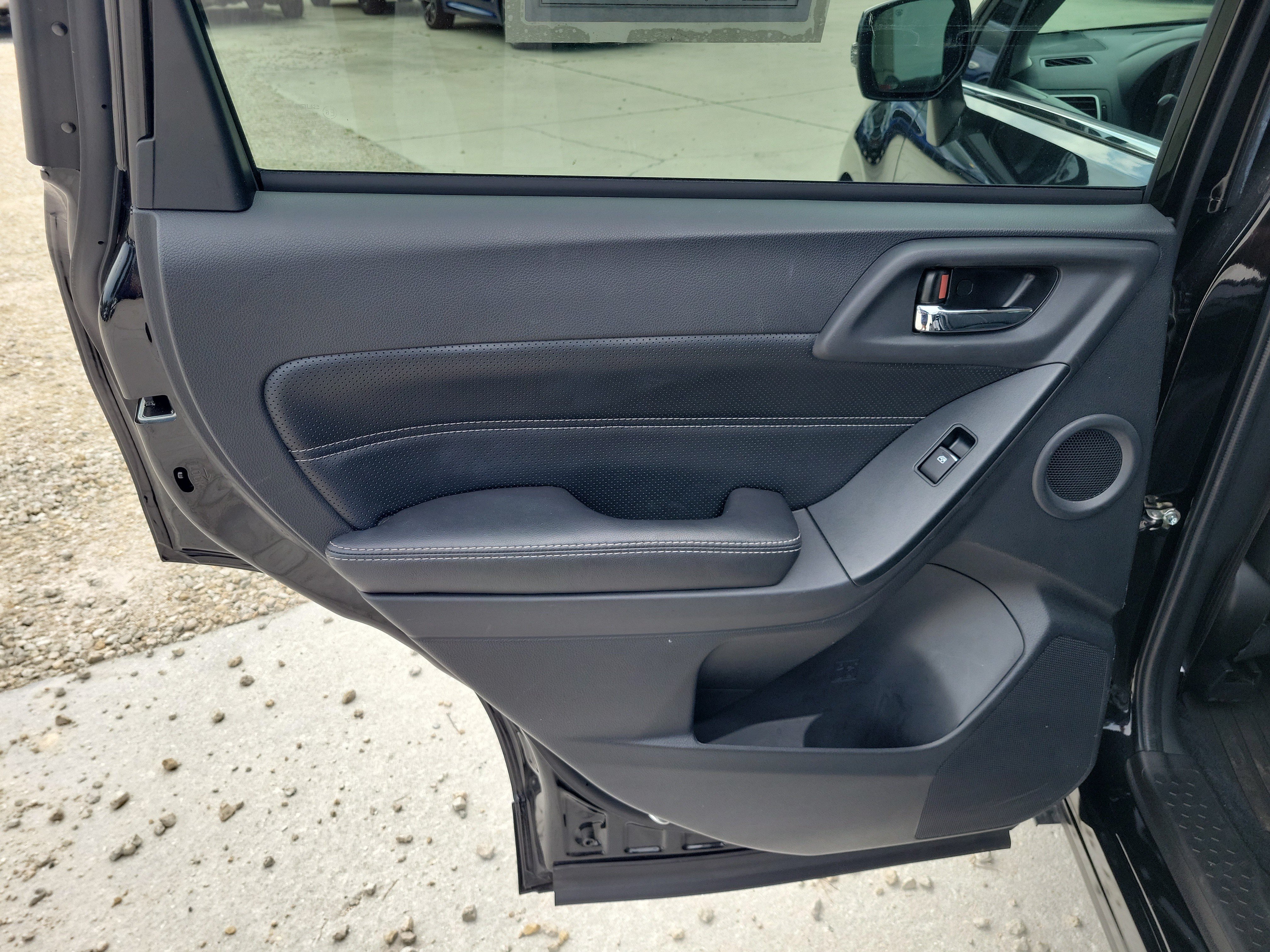 Used 2018 Subaru Forester 2.5i Touring AWD/4WD image 11