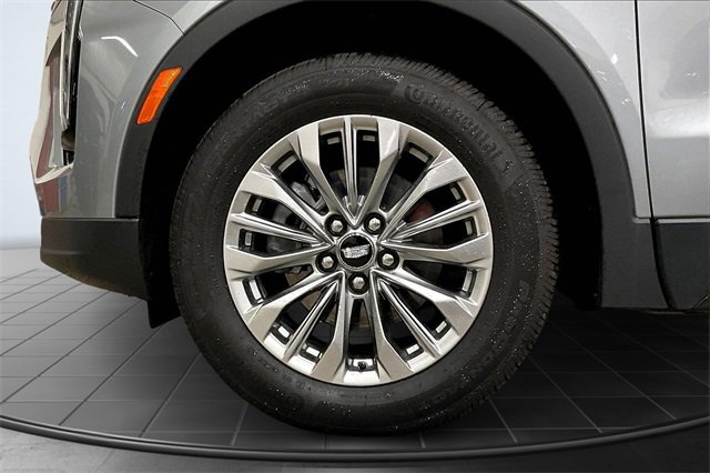 Used 2024 Cadillac XT4 Premium Luxury image 9