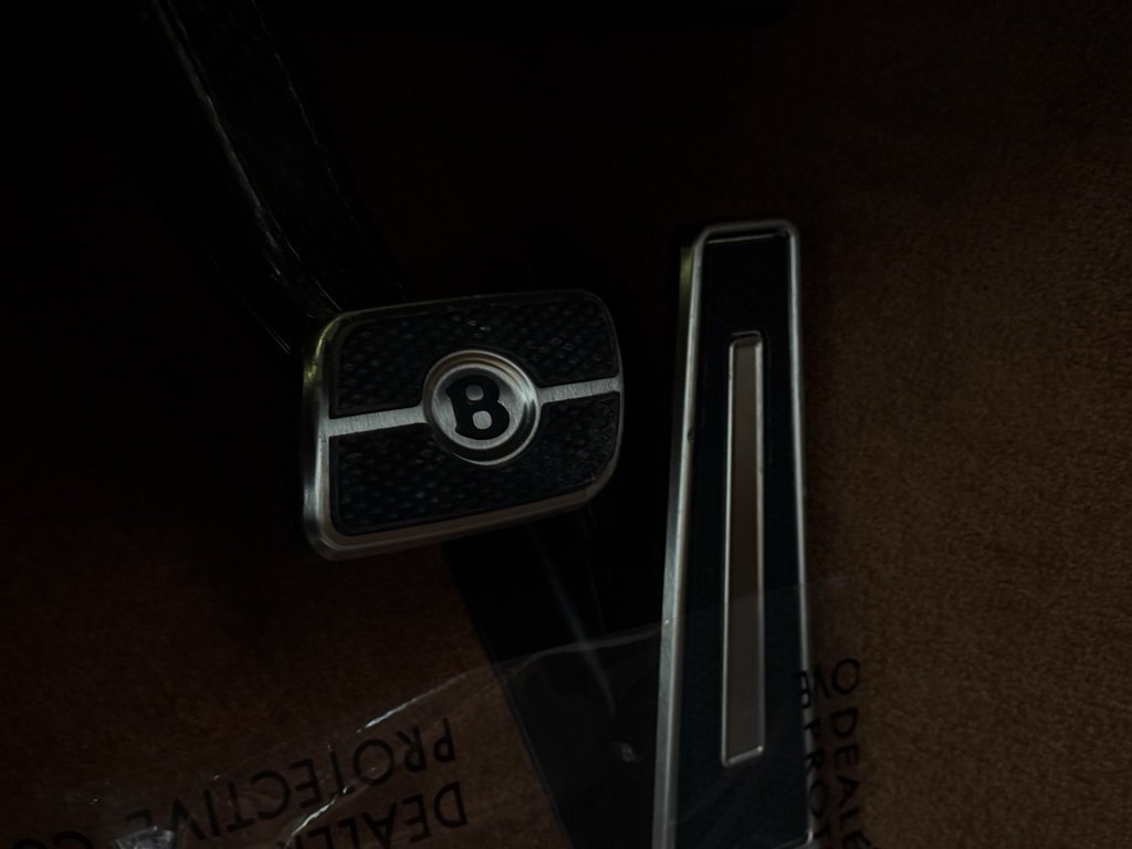 New 2026 Bentley Flying Spur Plug-In Hybrid image 13