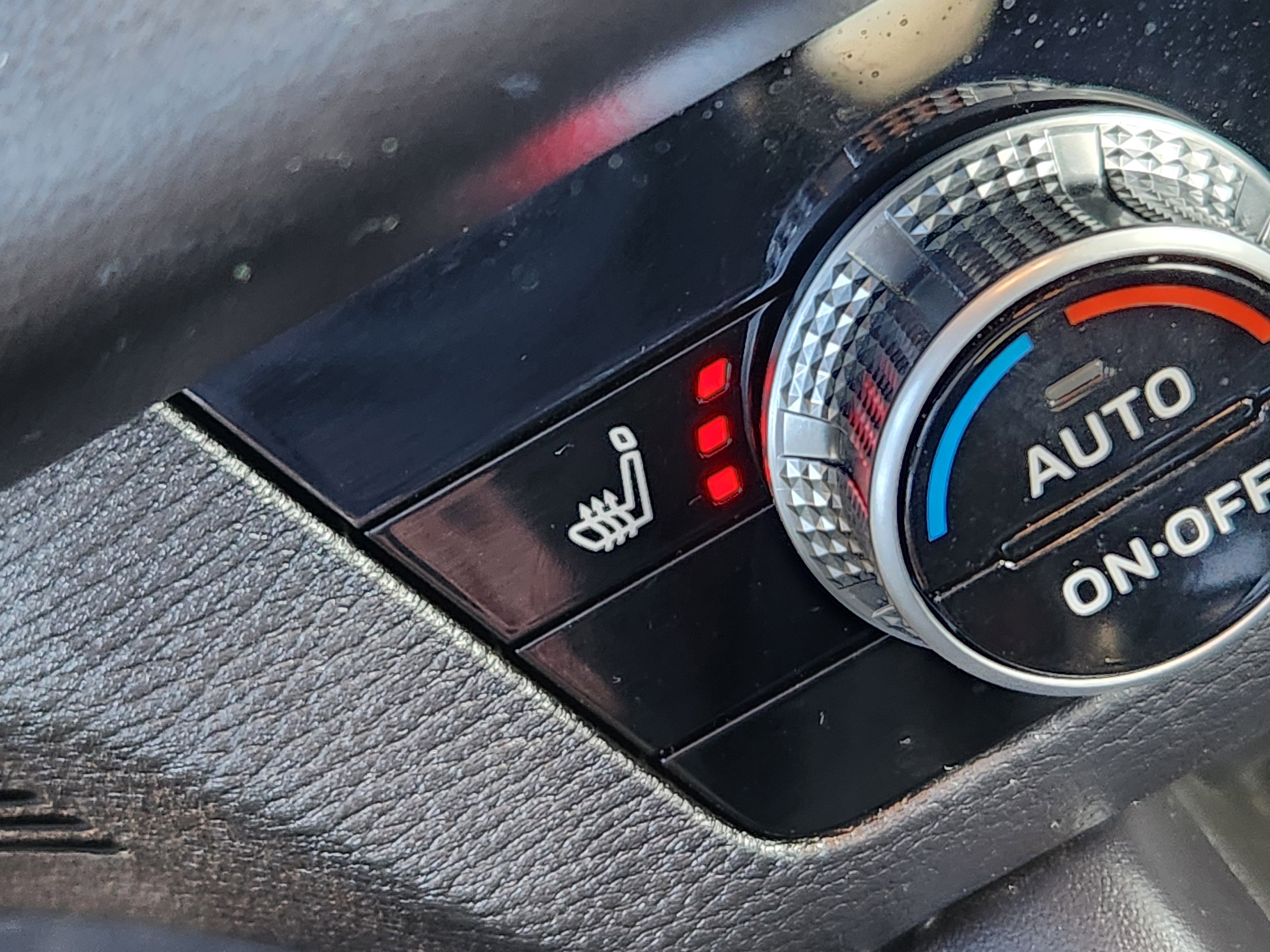 Used 2023 Mitsubishi Outlander SE image 16