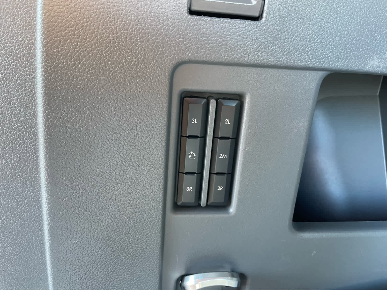 Used 2018 Lincoln Navigator Reserve w/ Technology Package image 12