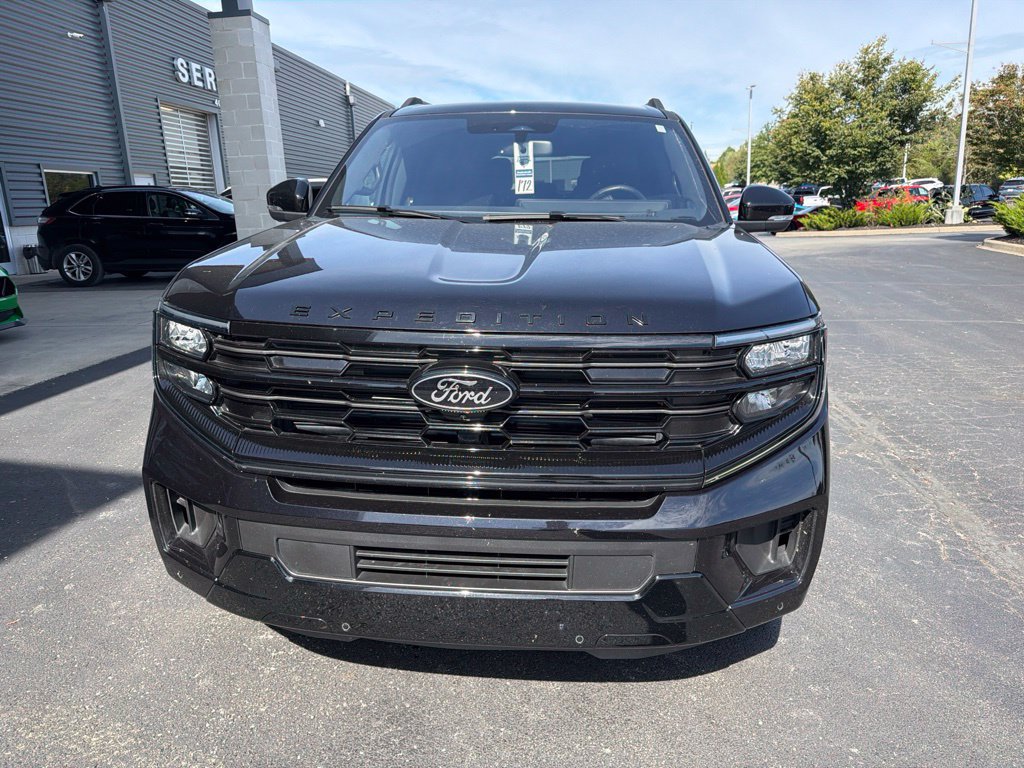 Used 2025 Ford Expedition Max Platinum w/ Stealth Performance Package AWD/4WD image 2