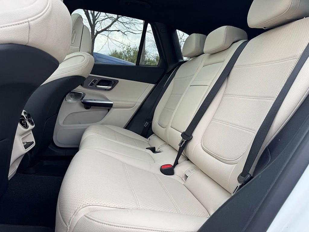 Used 2023 Mercedes-Benz GLC 300 4MATIC image 24