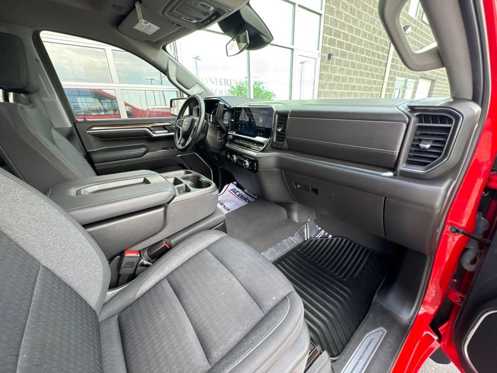 Used 2023 Chevrolet Silverado 1500 LT AWD/4WD image 37