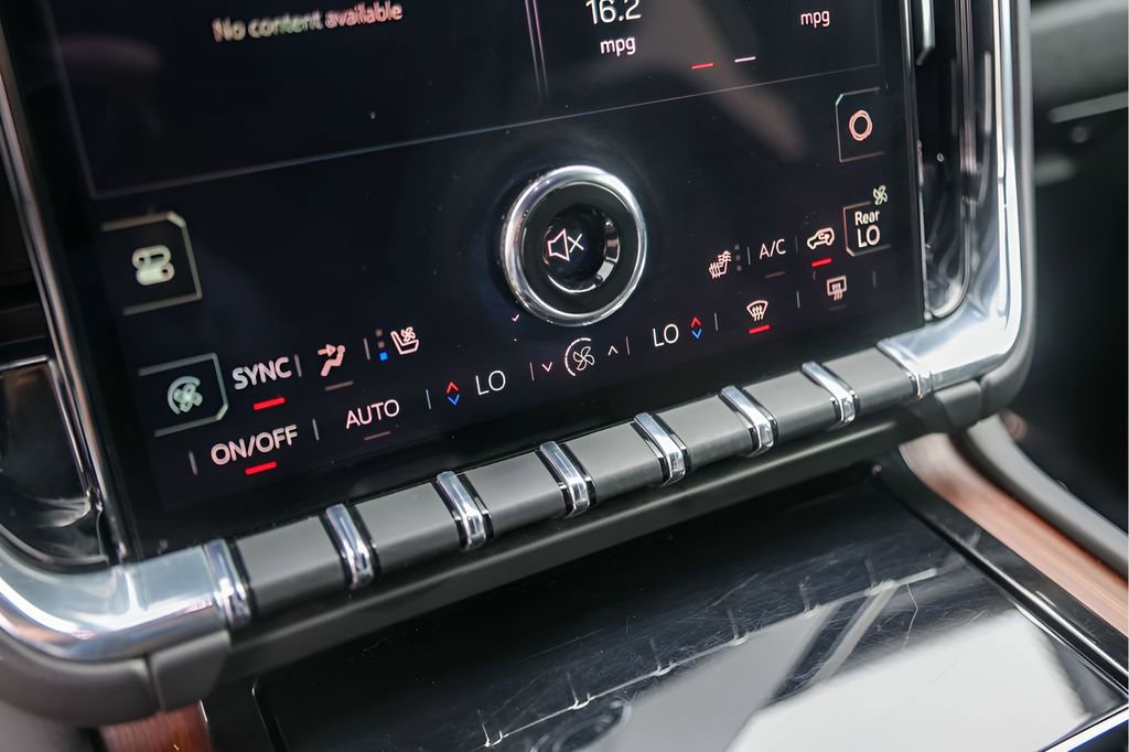 Certified 2025 GMC Yukon Denali image 21