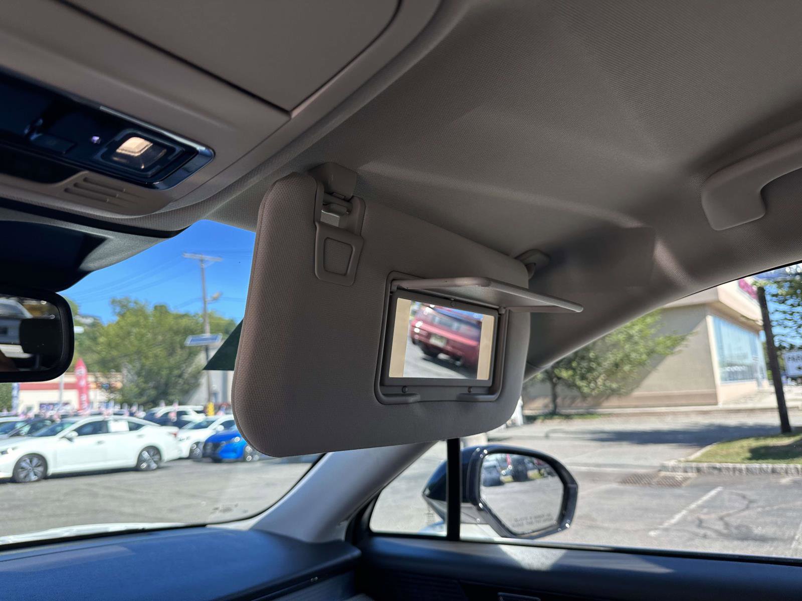 Used 2022 Lincoln Corsair AWD w/ Equipment Group 101A image 16