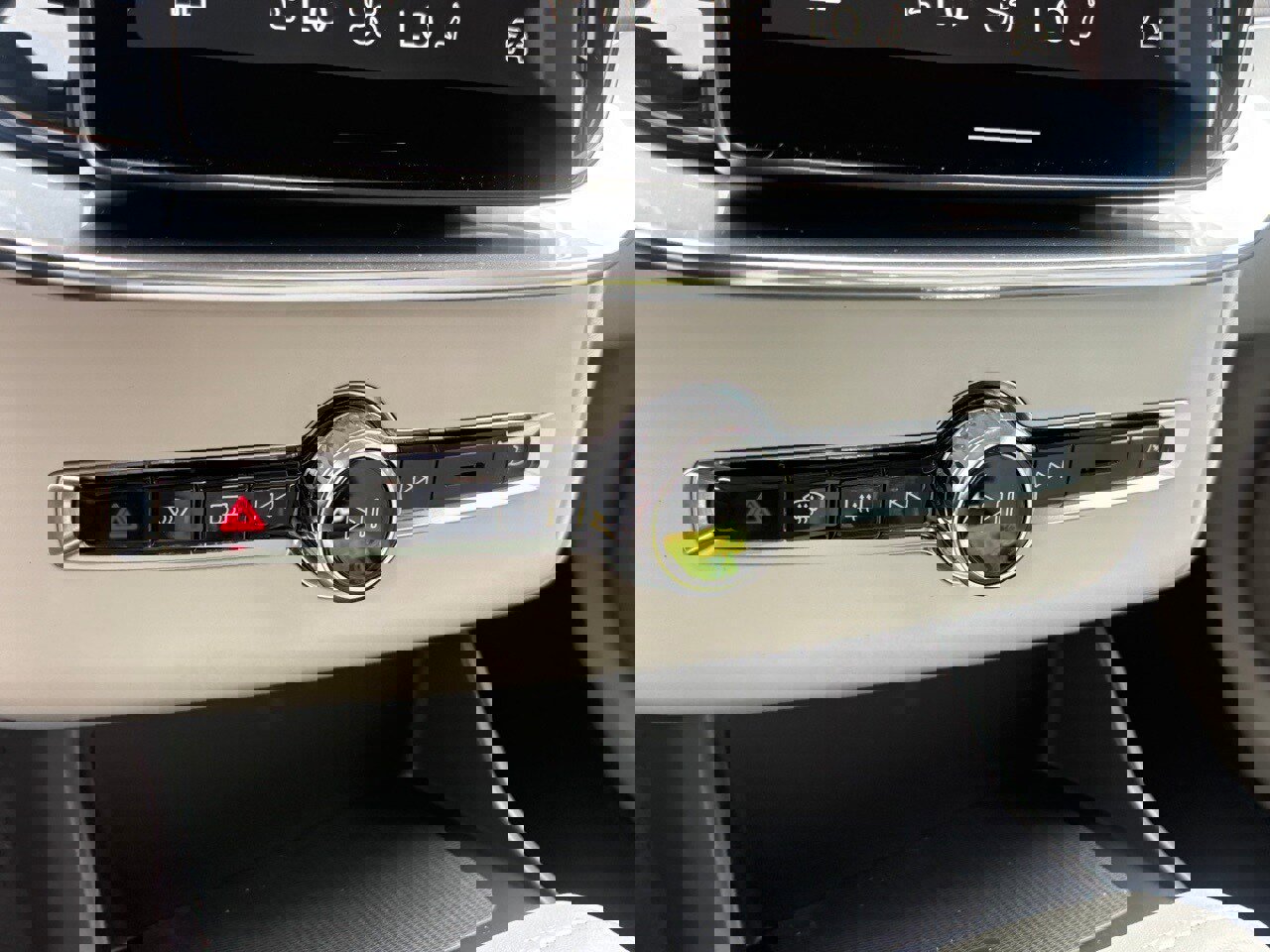 New 2026 Volvo XC90 B6 Ultra image 15