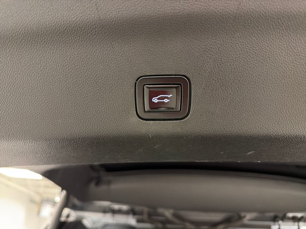 Used 2021 Chevrolet Suburban Premier w/ Premium Package AWD/4WD image 14