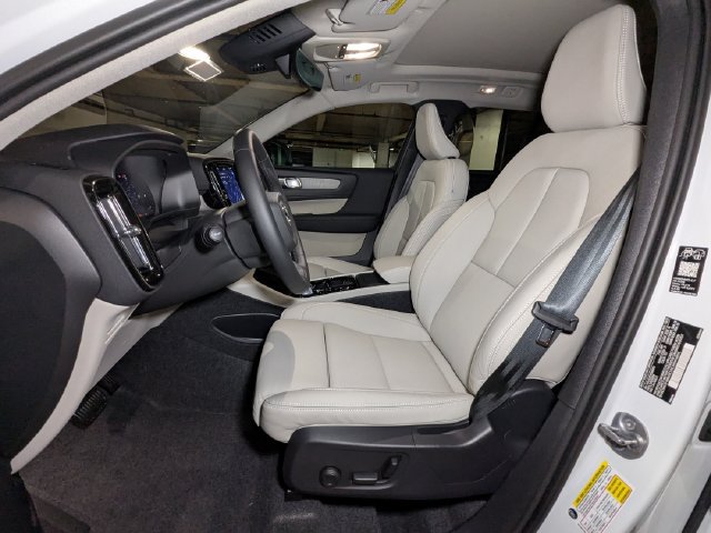 New 2026 Volvo XC40 B5 Plus w/ Protection Package Premier AWD/4WD image 13