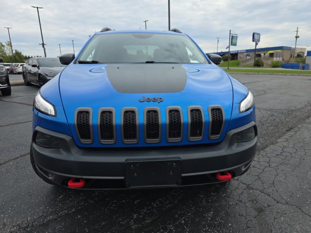Used 2018 Jeep Cherokee Trailhawk w/ Comfort/Convenience Group AWD/4WD image 9