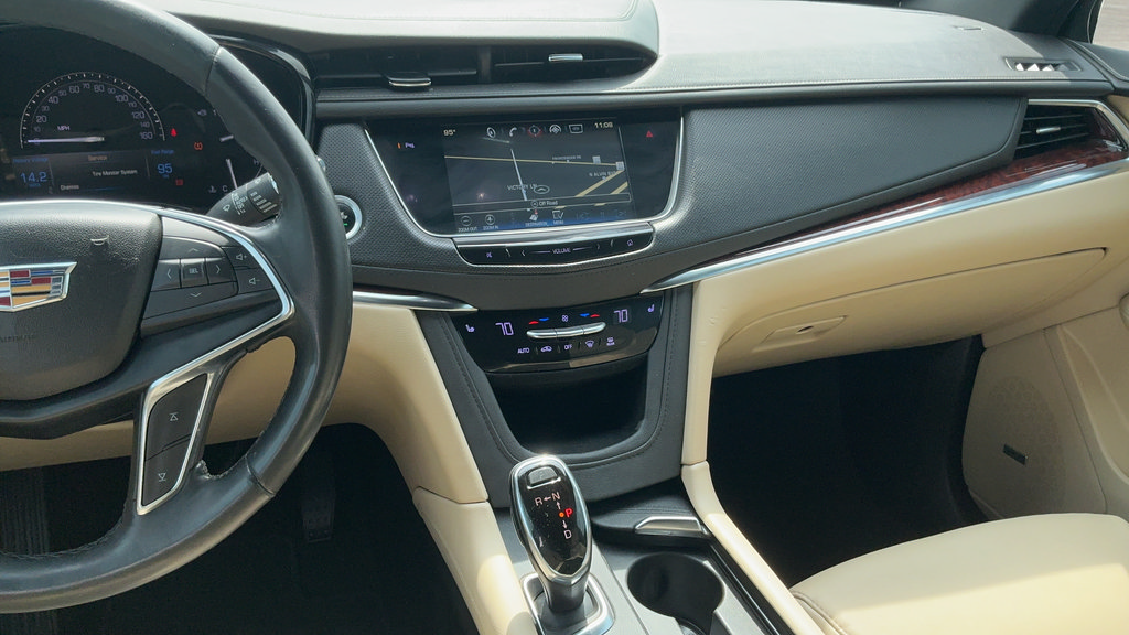 Used 2019 Cadillac XT5 Luxury FWD image 8