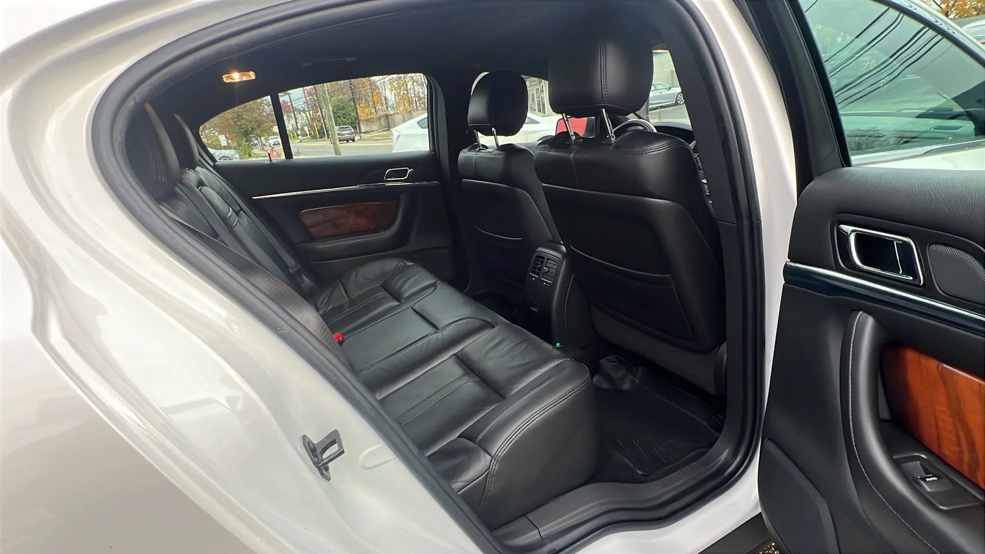 Used 2015 Lincoln MKS AWD w/ Equipment Group 101A image 28