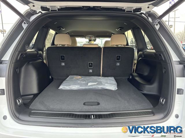 New 2025 Jeep Grand Cherokee Limited w/ Trailer Tow Package image 31