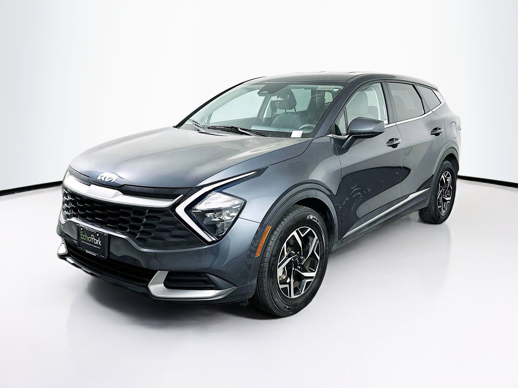 Used 2023 Kia Sportage LX image 3