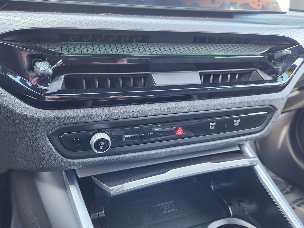 Certified 2025 BMW i4 xDrive40i w/ Parking Assistance Package image 33