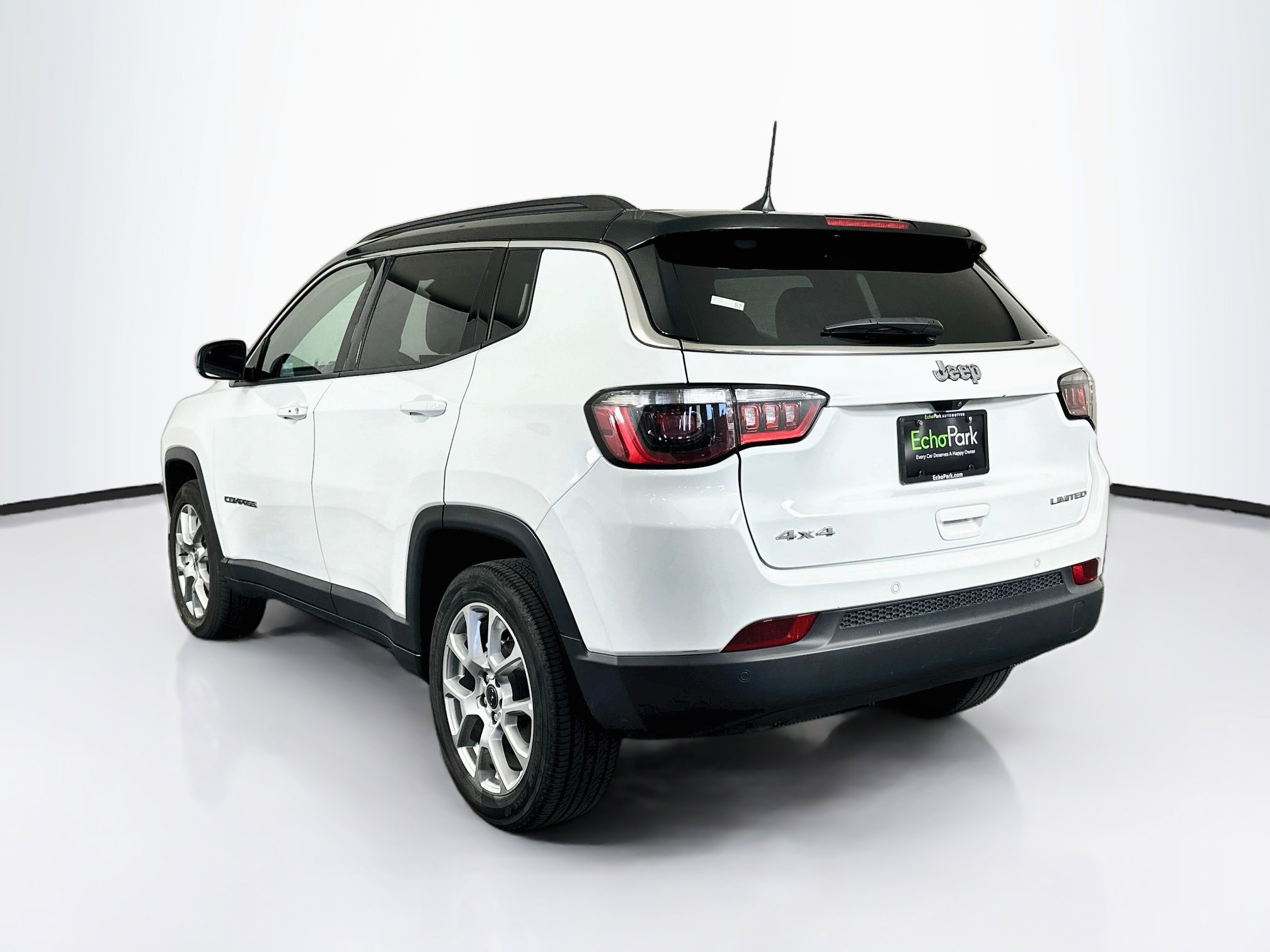 Used 2025 Jeep Compass Limited AWD/4WD image 5