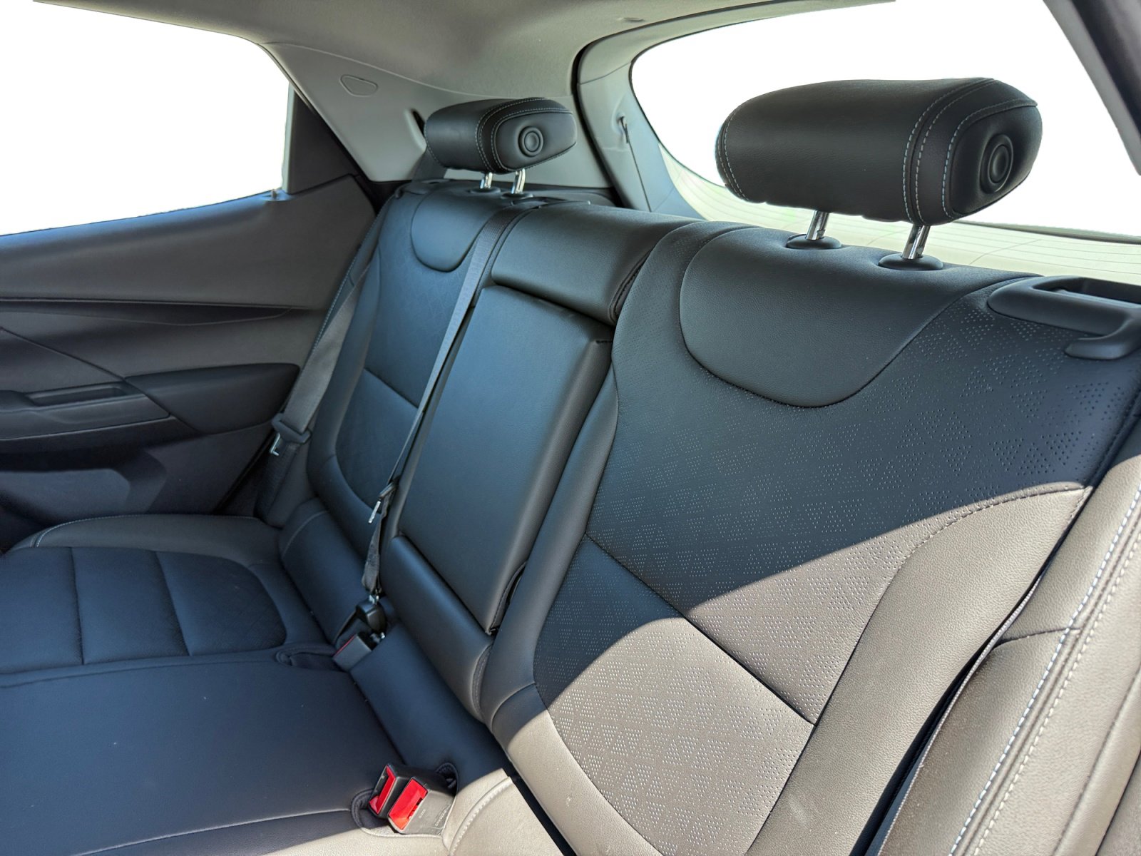 Used 2023 Chevrolet Bolt LT w/ Infotainment Package image 16