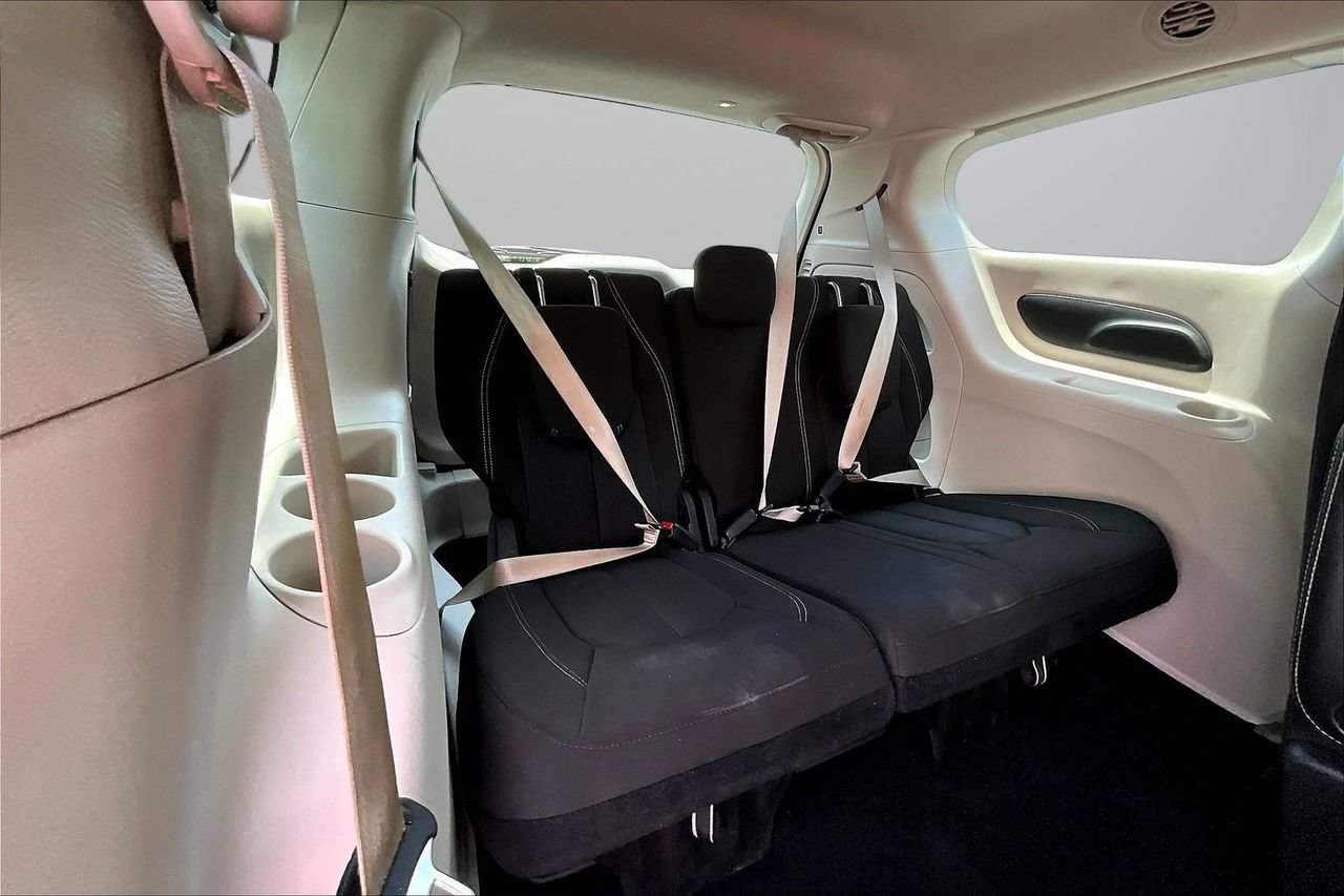 Certified 2023 Chrysler Voyager LX FWD image 23