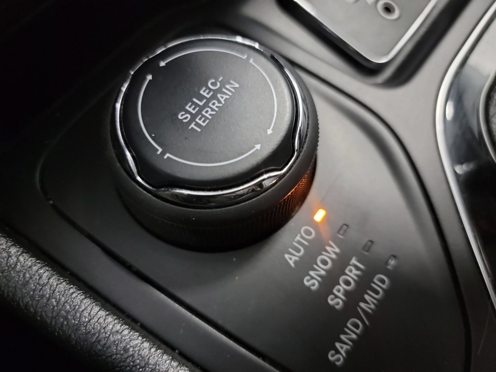 Used 2019 Jeep Cherokee Limited AWD/4WD image 33