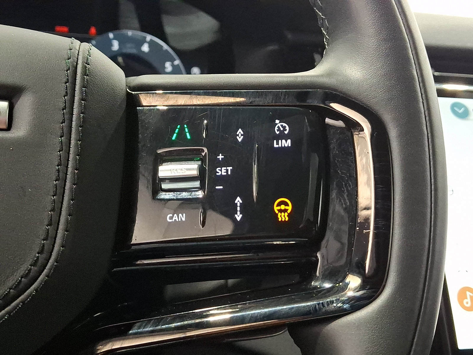 Certified 2026 Land Rover Range Rover Velar S AWD/4WD image 23