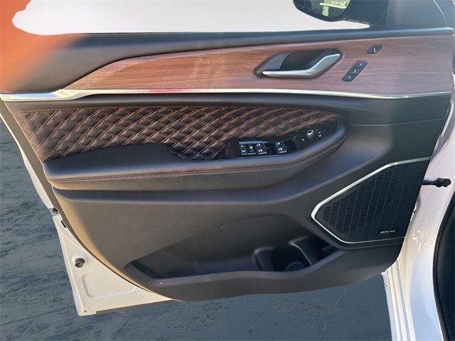 Used 2022 Jeep Grand Cherokee L Summit w/ Advanced Protech Group IV image 20