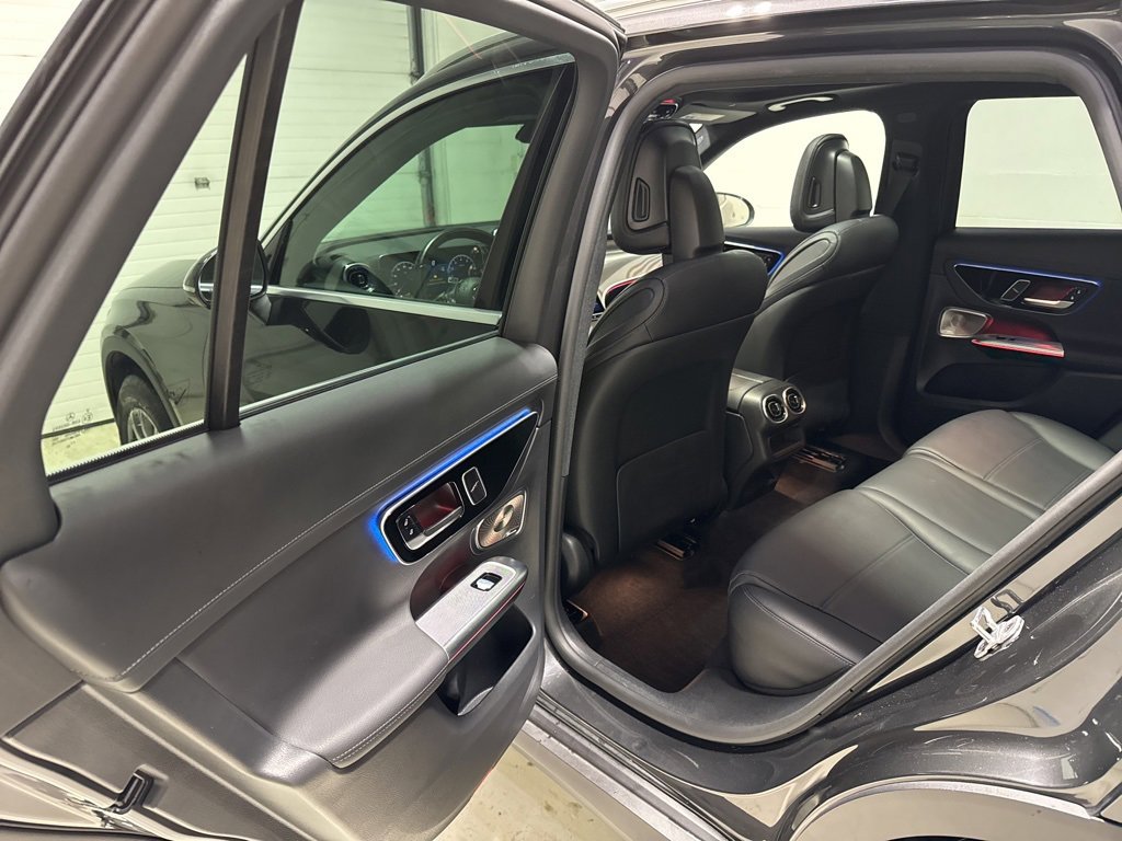 Used 2025 Mercedes-Benz GLC 300 GLC 300 image 36