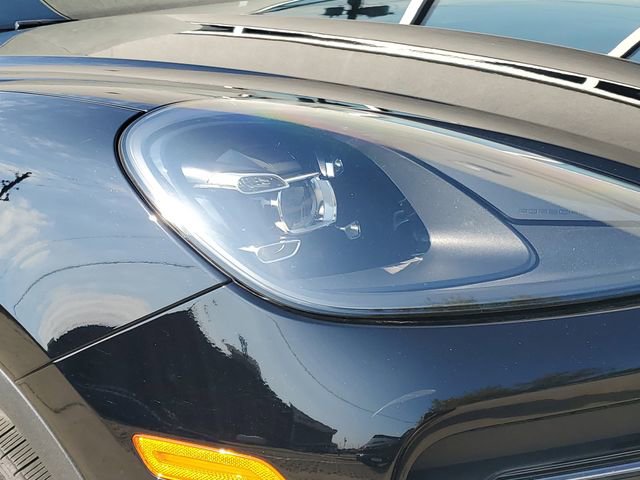 Used 2022 Porsche Cayenne Platinum Edition image 15