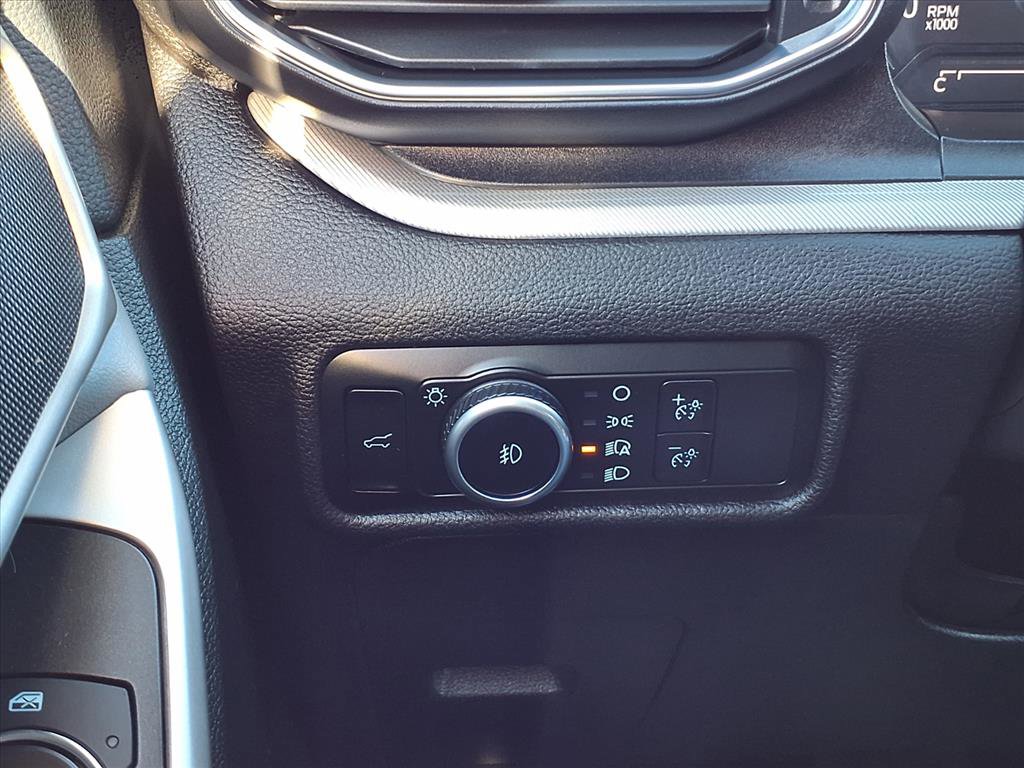 Used 2023 Ford Explorer XLT w/ Equipment Group 202A image 19
