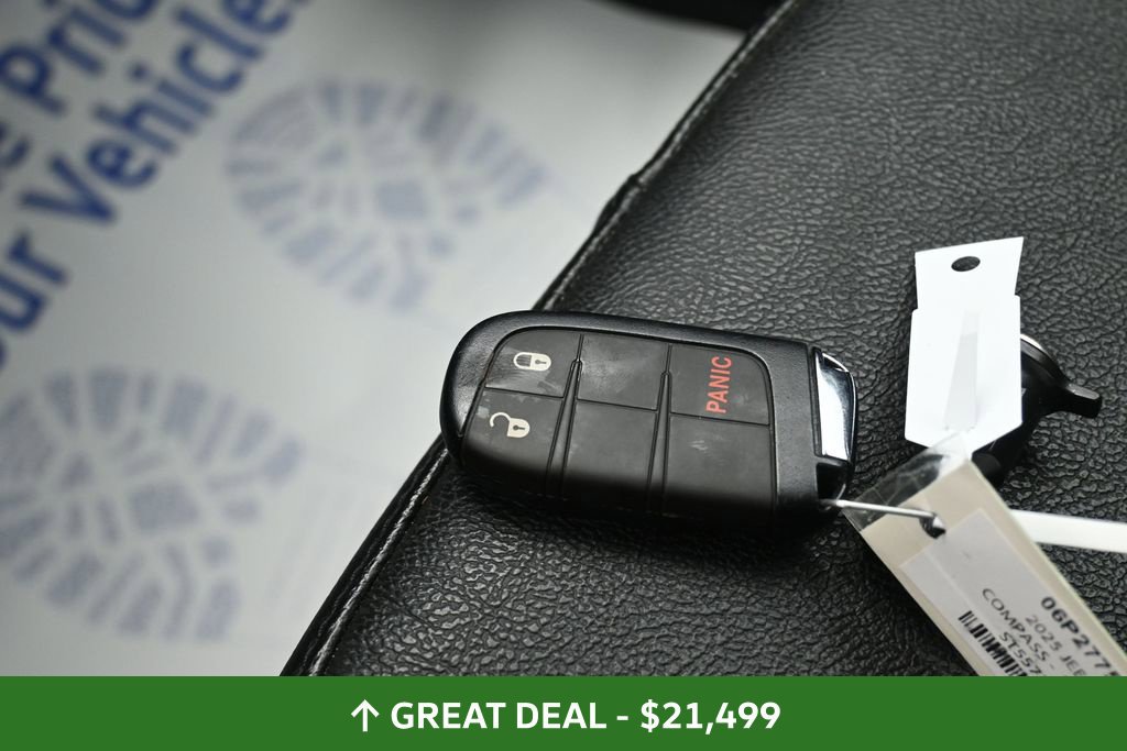 Used 2025 Jeep Compass Trailhawk AWD/4WD image 31