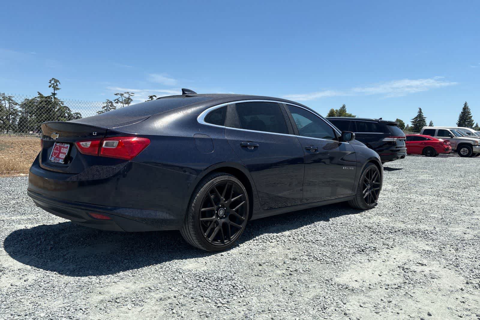 Used 2016 Chevrolet Malibu LT w/ Leather Package FWD image 3