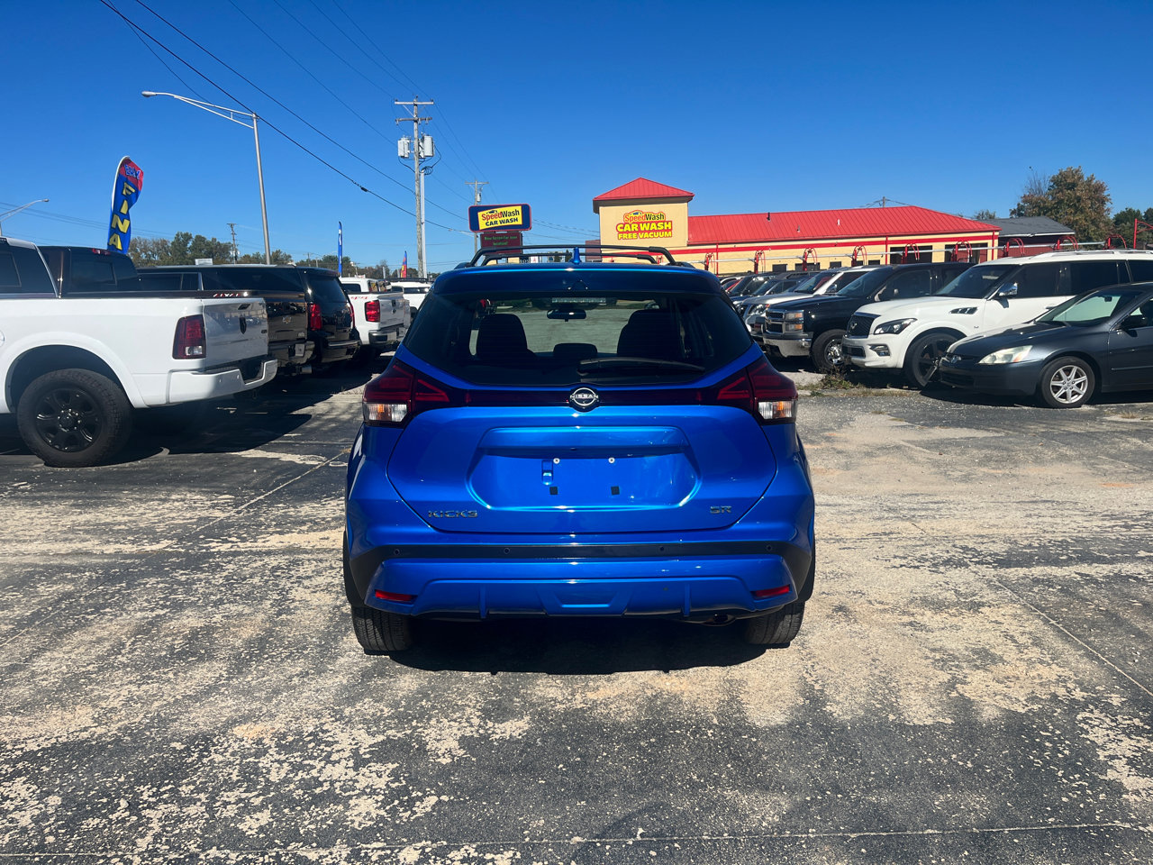 Used 2023 Nissan Kicks SR image 4