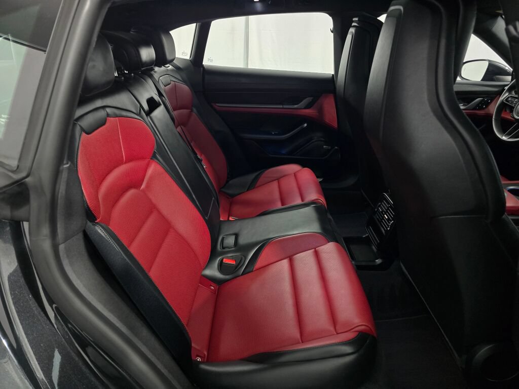 Certified 2025 Porsche Taycan 4S AWD/4WD image 26