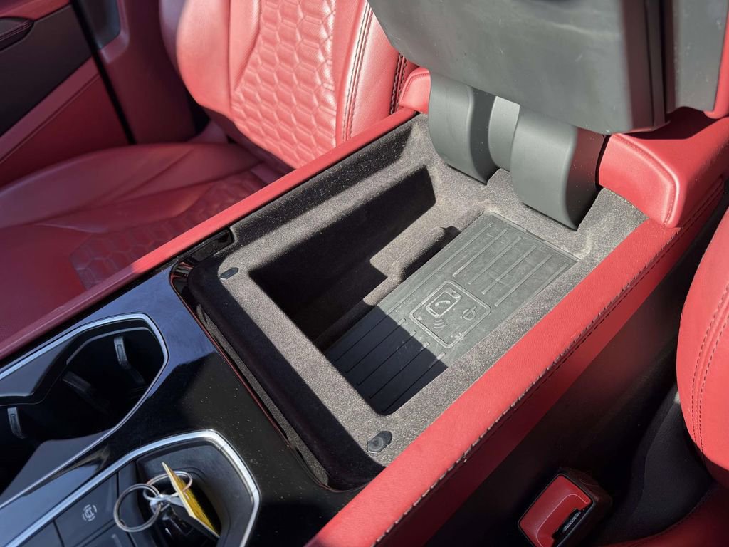 Used 2022 Lamborghini Urus image 34