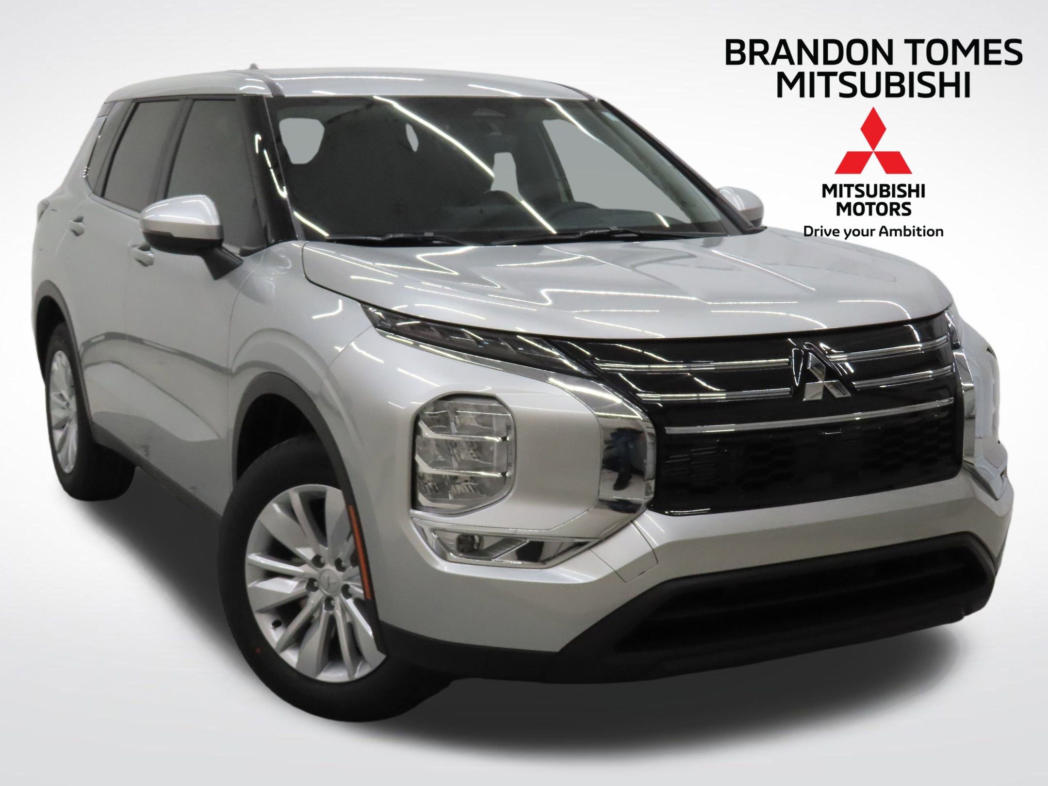 New 2026 Mitsubishi Outlander ES image 1