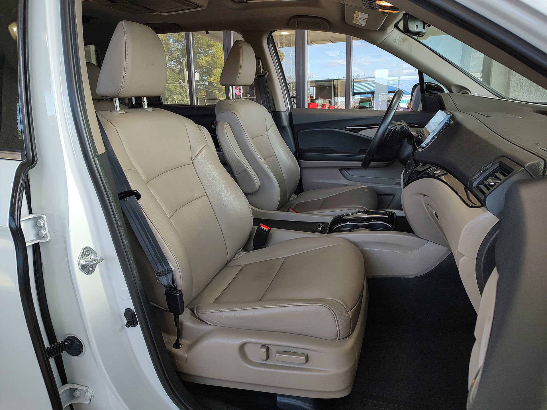 Used 2021 Honda Pilot Touring image 13