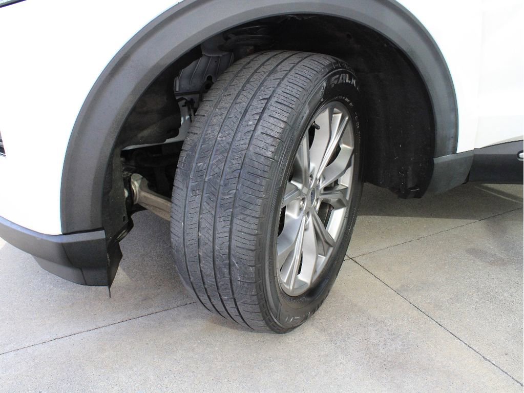 Used 2021 Ford Explorer XLT w/ Equipment Group 202A AWD/4WD image 36