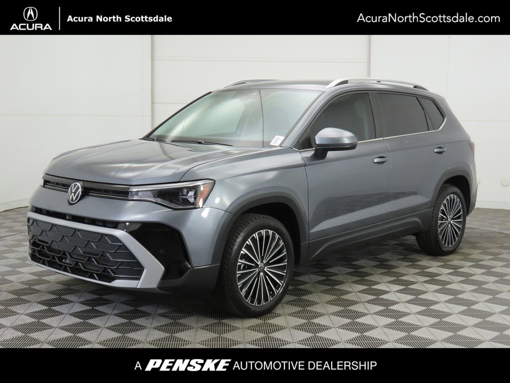 Used 2025 Volkswagen Taos SE w/ Panoramic Sunroof Package FWD image 1