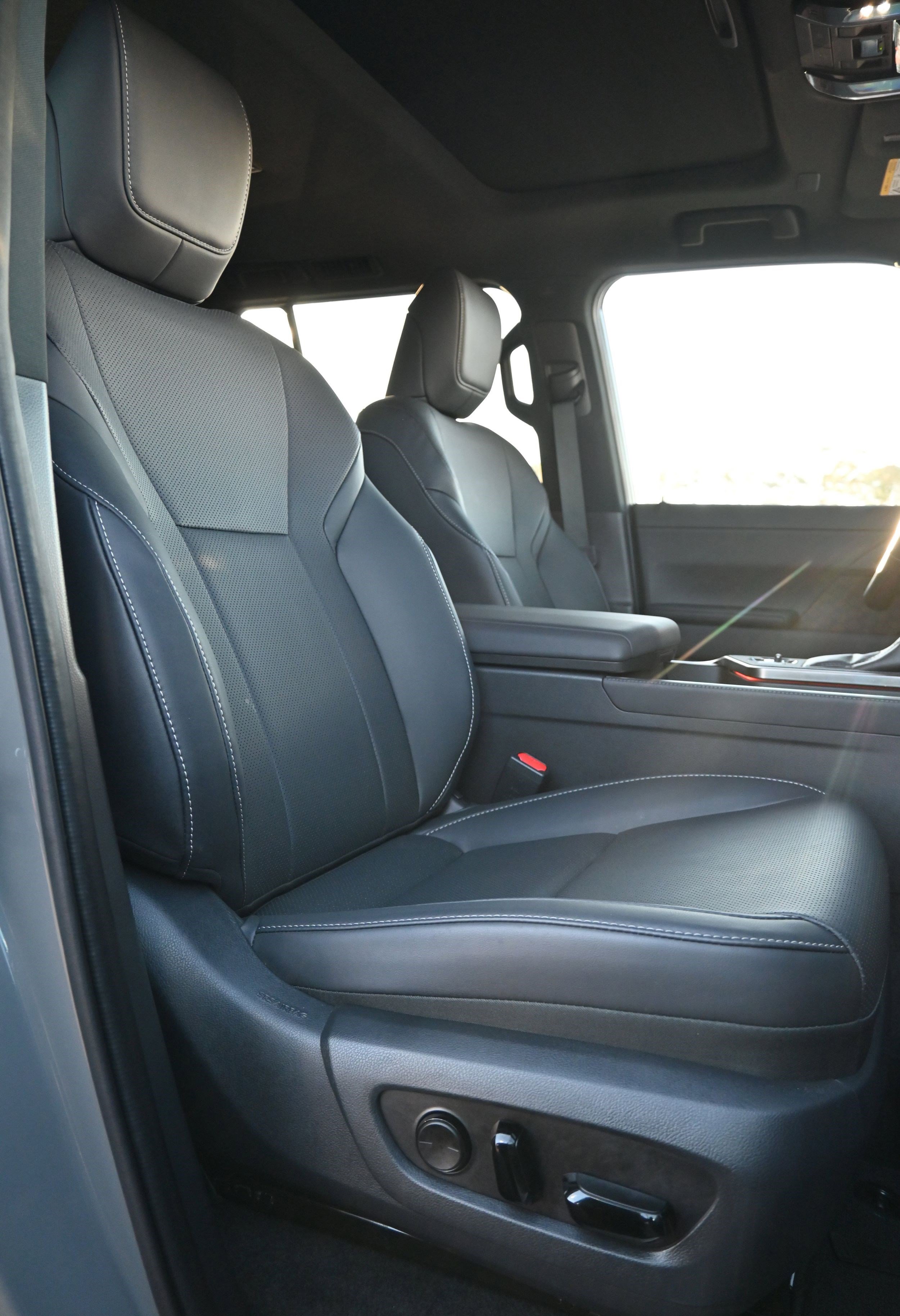 Used 2024 Lexus GX 550 image 33