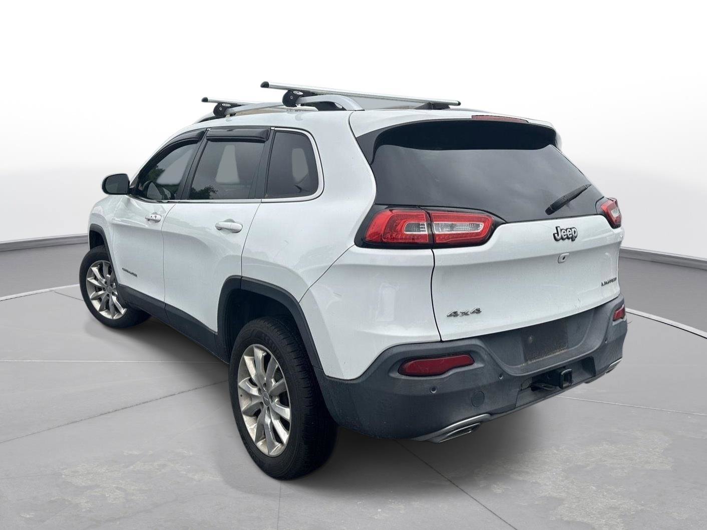 Used 2016 Jeep Cherokee Limited w/ Trailer Tow Group AWD/4WD image 8